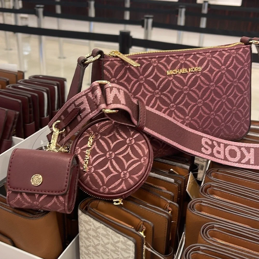 MICHAEL KORS Jet Set Travel Small Logo Jacquard Crossbody With Tech Attach - NWT - Picture 1 of 16